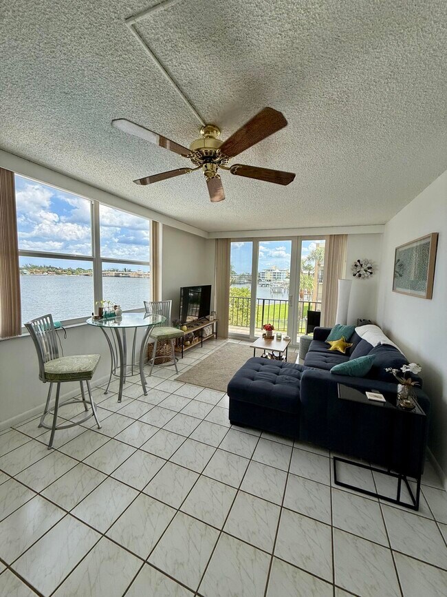 Foto del edificio - 301 Croton Ave