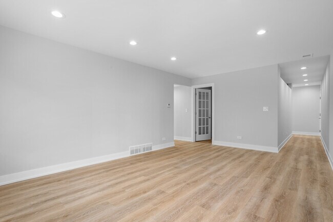 Foto del edificio - 2333 W Lunt Ave