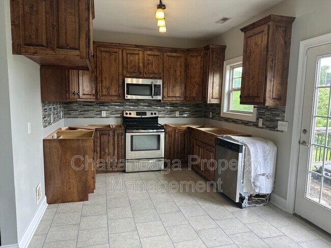 Foto del edificio - 9936 Falcon Crest Dr