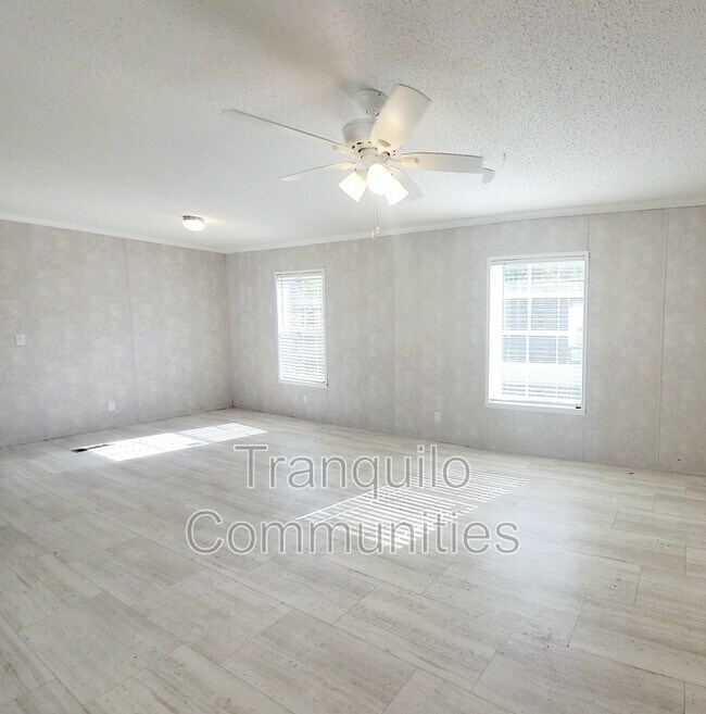 Foto del edificio - 196 Dunewood Dr