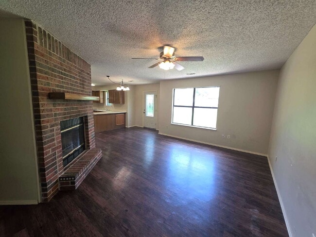 Photo - 2703 W Beech St Apartment
