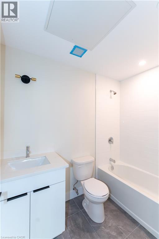 Building Photo - 169 James St S