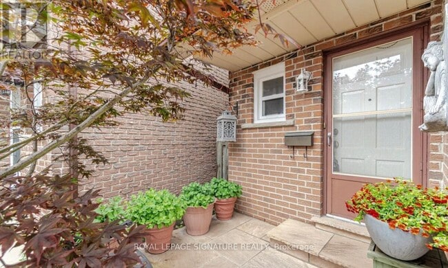 Building Photo - 4327 Burnaby Ct