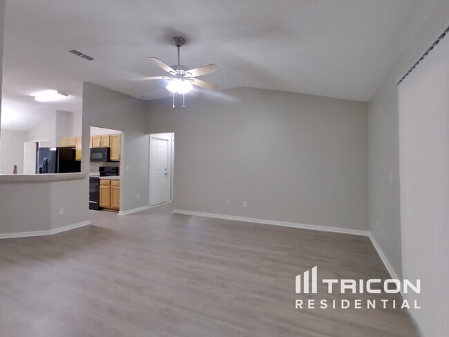 Foto del edificio - 11517 Rolling River Blvd