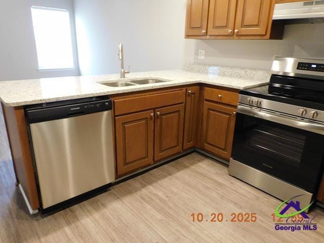 Building Photo - 500 Club Villa Court