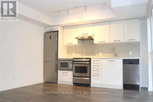 Building Photo - 87 Peter St