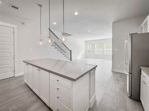 Building Photo - 1602 Westside Gardens Ln