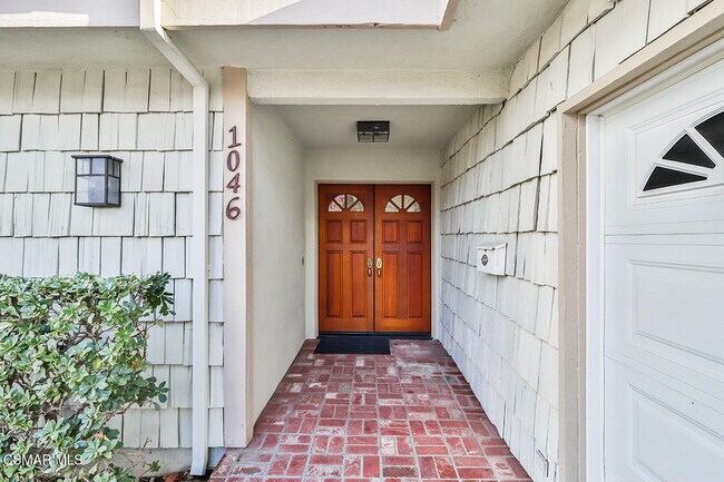 Foto del edificio - 1046 Barrow Ct