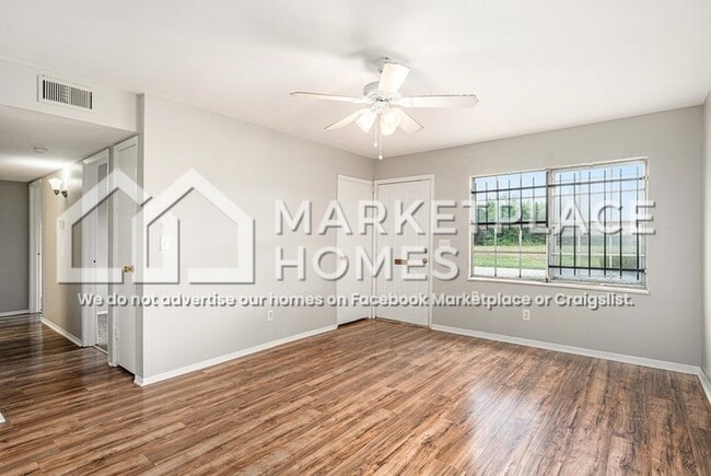 Building Photo - 4210 N Park Dr