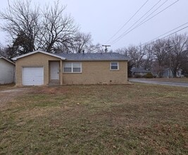 Building Photo - 1537 E Brower St