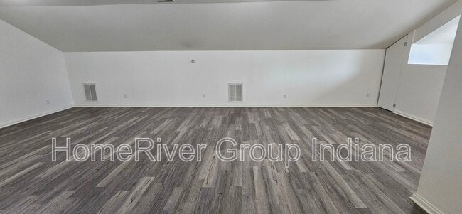 Building Photo - 514 E Washington St