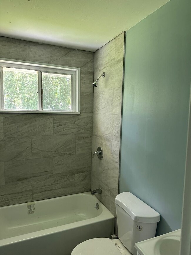 Foto del edificio - 755 Forest Ave