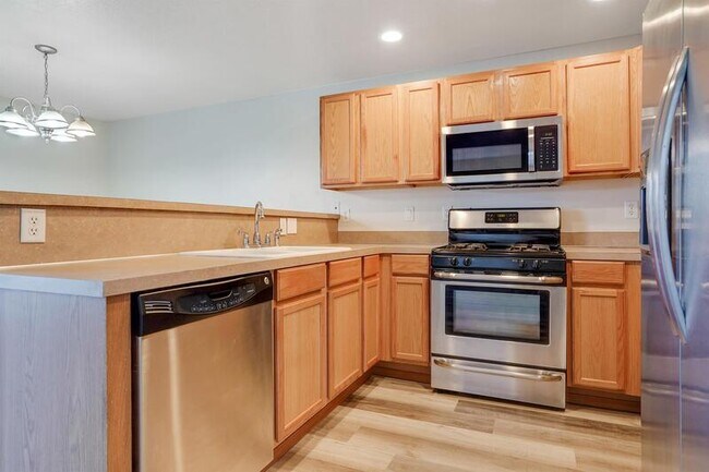 Building Photo - 4424 Remington Pl NE