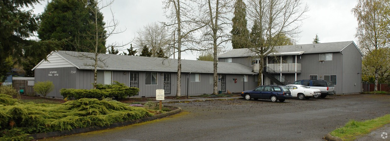 Foto principal - 250 S Main St
