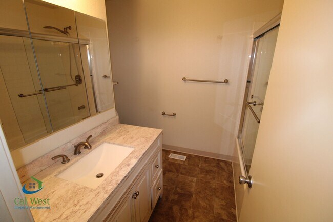 Foto del edificio - AE61 - 1642-1644 San Tomas Aquino Rd.