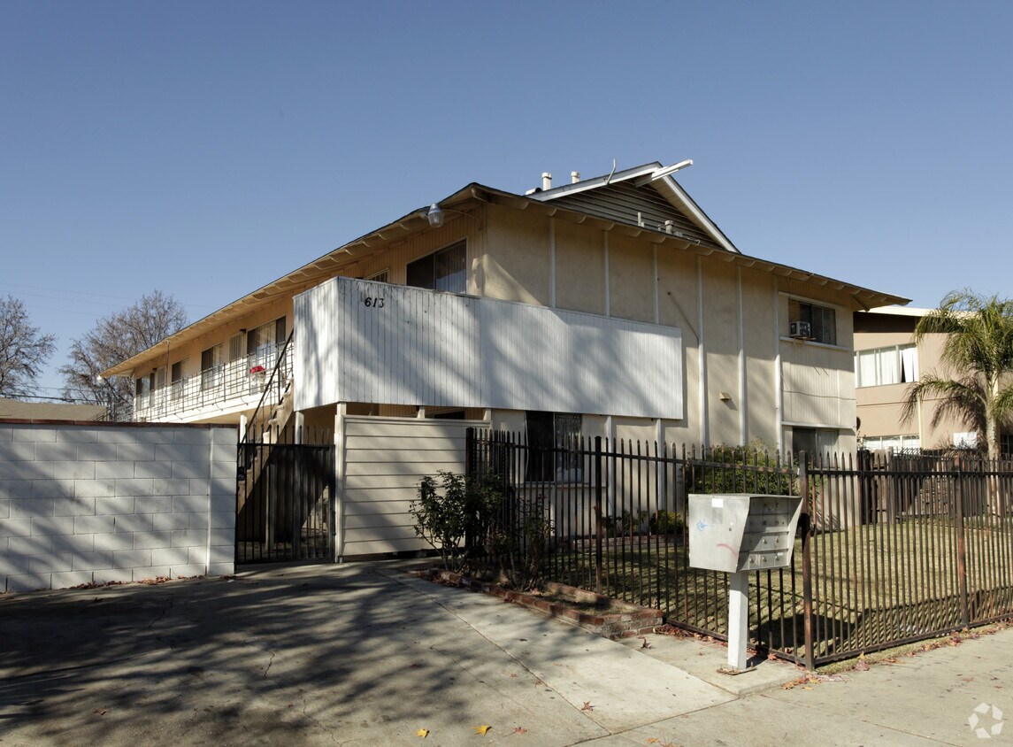 Foto principal - 613 Abbey Ln