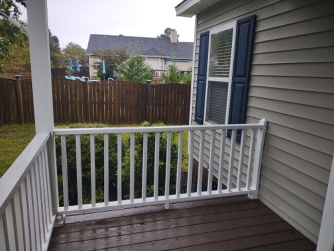 Building Photo - Fantastic Three Bedroom Home in Lexington!