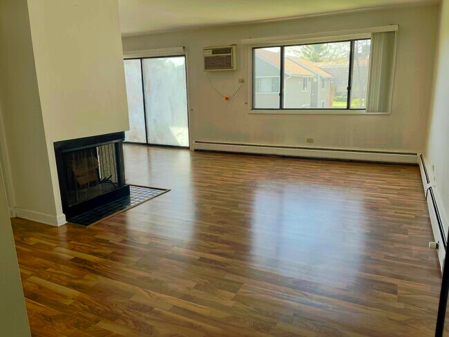 Foto del edificio - 3200 Bayside Dr