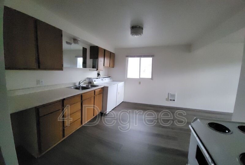 Foto principal - 909 E Hoffman Ave