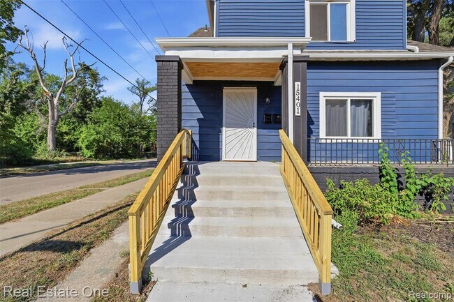 Foto del edificio - 15401 Littlefield St