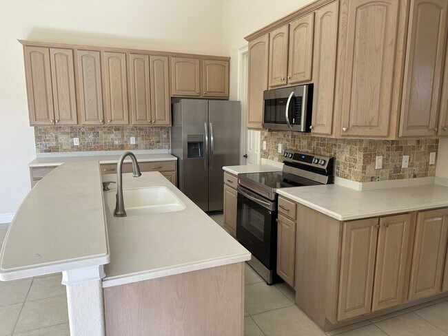 Foto del edificio - 3 Bedroom 3 Bath home located in Harbor Hi...