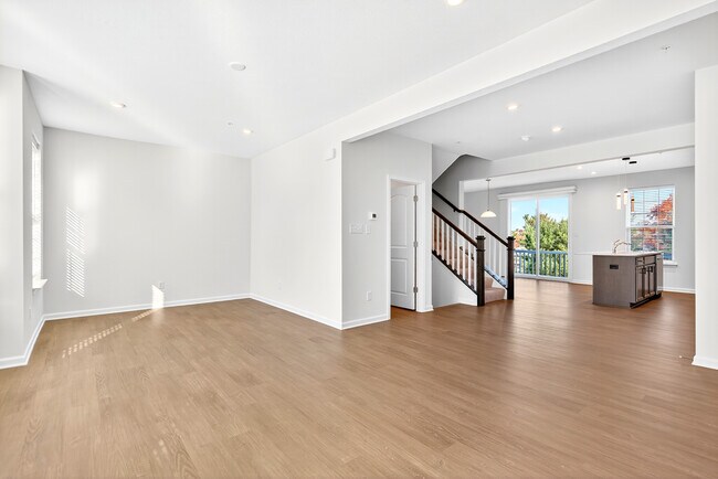 Foto del edificio - 600 Dana Dr