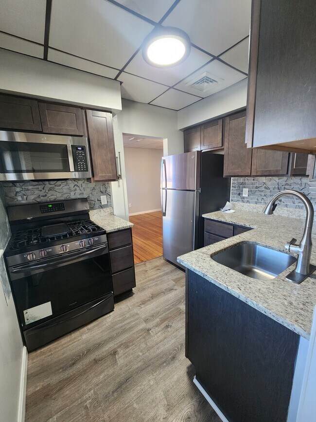 Kitchen - 920 Pine St