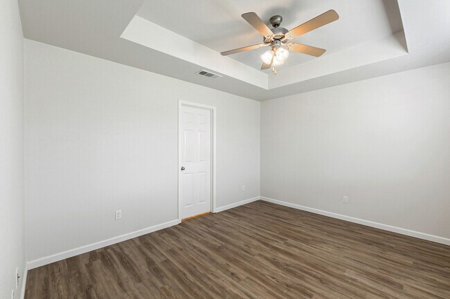 Building Photo - 7911 Woodbury