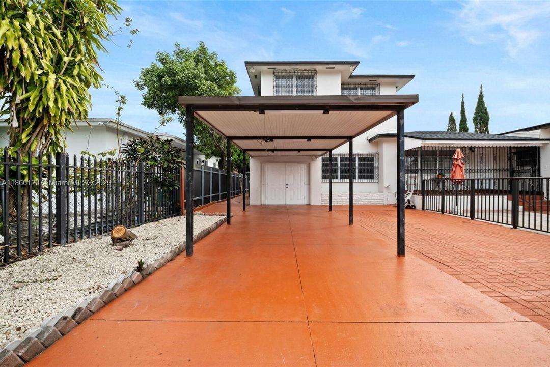 Primary Photo - 411 SW 34th Ave