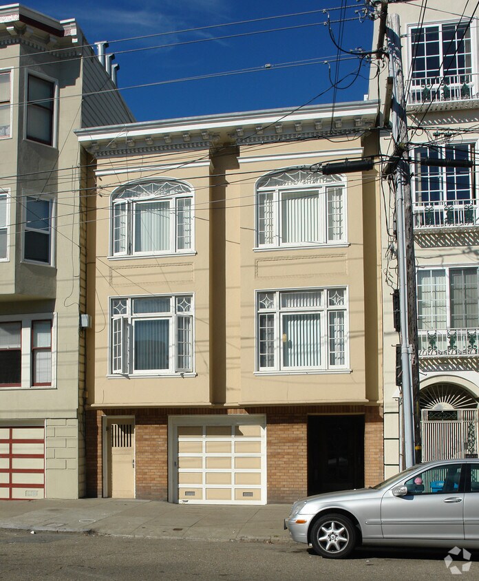 Building Photo - 479 7th Ave