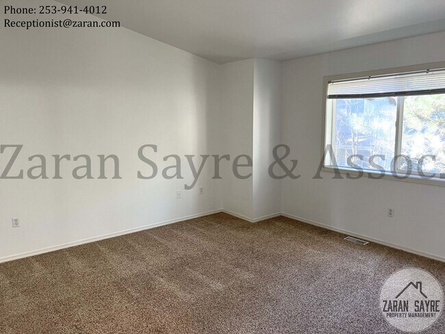 Building Photo - 253- Spacious and Lovely Townhome in Feder...