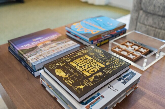 Foto del edificio - 7635 Heritage Crossing Way