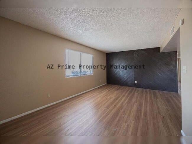 Foto del edificio - 4724 E Portland St