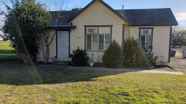 Building Photo - 7049 Riverside Dr