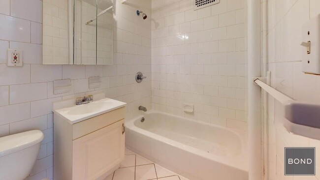 Plano de planta - 317 East 78th Street