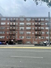 Building Photo - 8829 John F. Kennedy Blvd