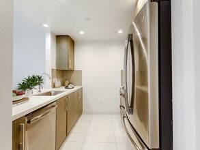 Building Photo - The Carlton At Hollywood