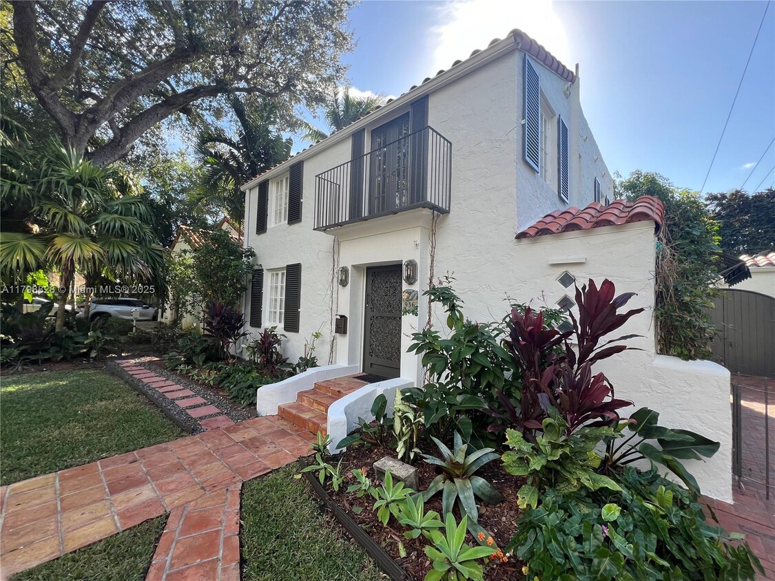 Primary Photo - 936 Sorolla Ave
