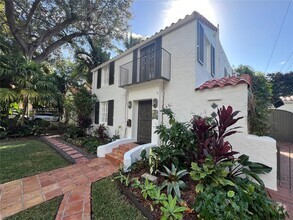 Building Photo - 936 Sorolla Ave