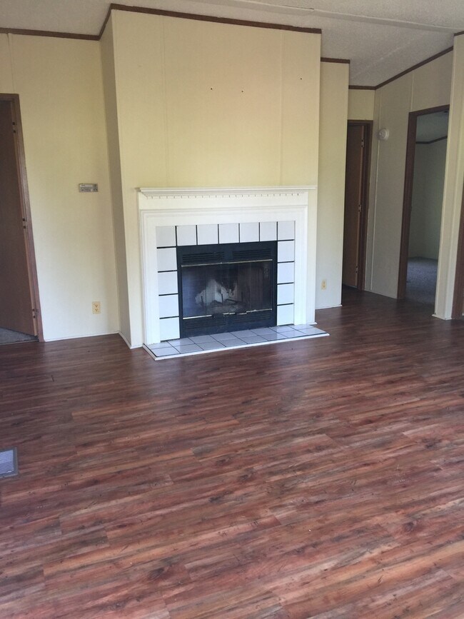 Foto del edificio - 3 Bedroom and 2 Bathroom Mobile home in th...