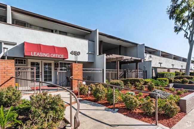 Entrance and Leasing Office - Colony Frontera Apartments