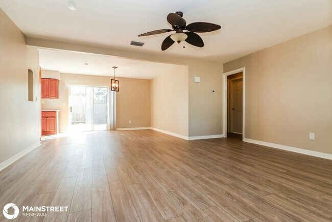 Building Photo - 1411 Cromwell Dr, Tarpon Springs, FL 34689
