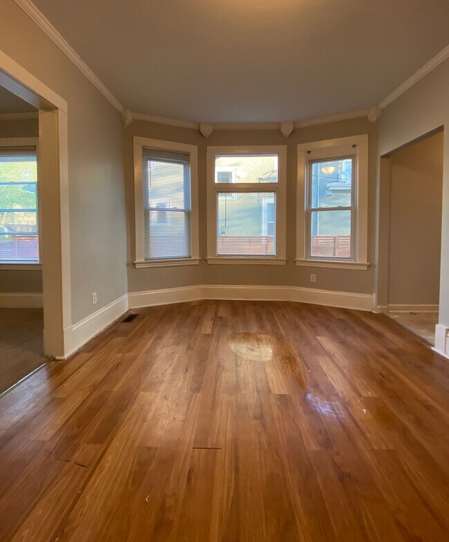 separate dinning room - 2620 14th Ave S