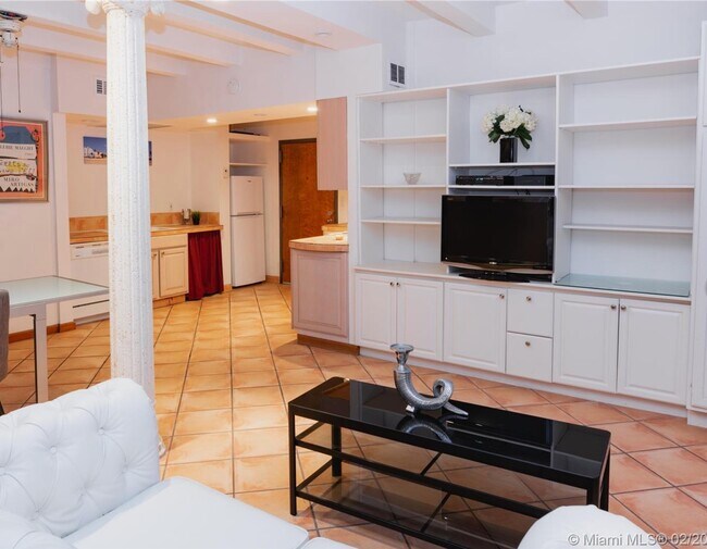 Foto del edificio - 1390 Ocean Dr