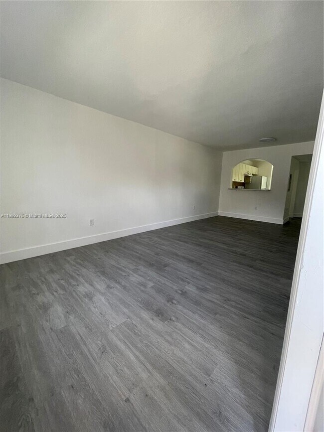 Foto del edificio - 2731 SE 12th Pl