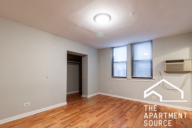 Building Photo - 837 W Wolfram St