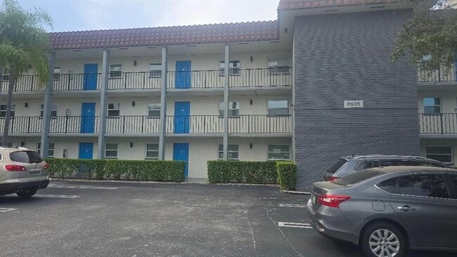 Building Photo - 8605 W Sample Rd