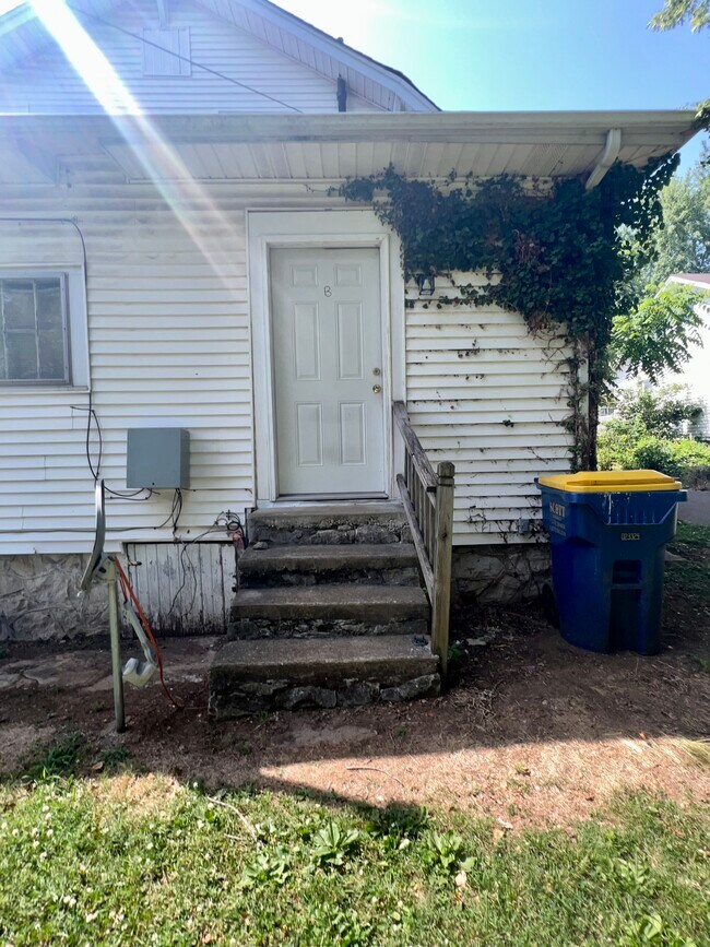 Building Photo - 1372 Indianola St