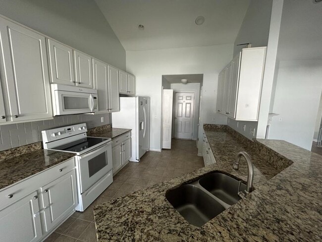 Foto del edificio - 8000 Pleasant Point Ln