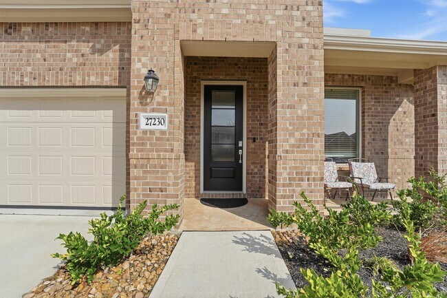 Building Photo - 27230 Woodridge Gln Dr